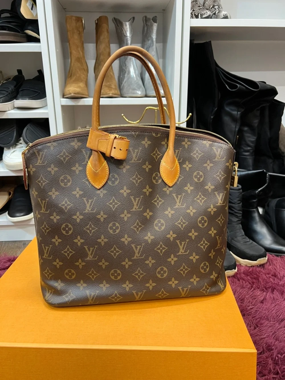 ๐ฅ๐ฅ Louis Vuitton Lockit Bag with leather interior and COA - Picture 5 of 17